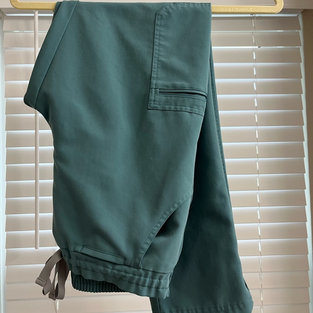 Figs Women's Scrub Pants in Teal